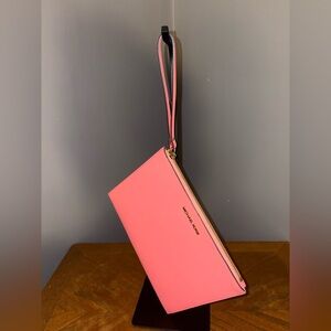 Michael Kors Jet Set XL Travel Wristlet